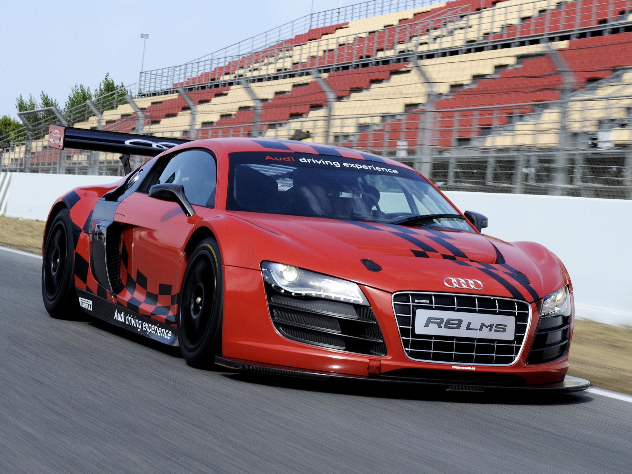 Спорт Audi r8 LMS