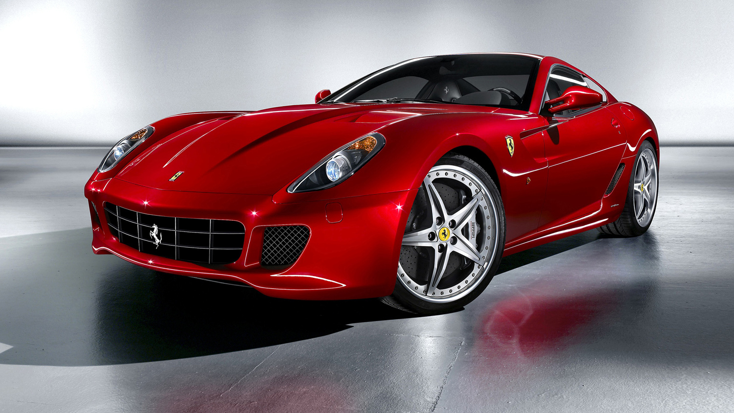 Ferrari 599 GTB Fiorano красный