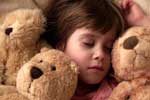 картинки настроения,девочка спит в медведях