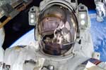 картинка космонавт в космосе